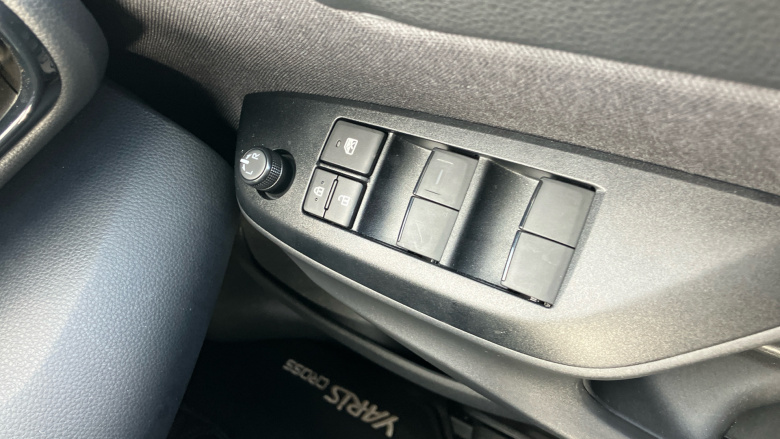 Toyota Yaris Cross 1.5 Hybrid Design 5dr CVT Hybrid Estate